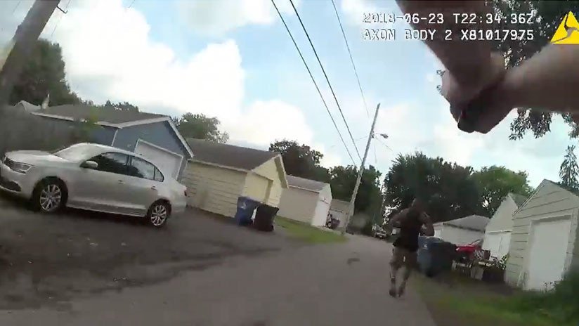 FUERTES IMÁGENES: La Policía de EE.UU. muestra en dos videos cómo mató a un afroamericano