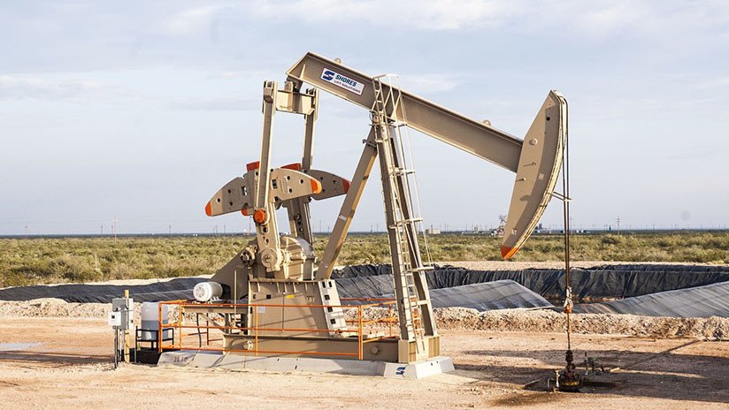 Cae el precio del petróleo tras pico de producción de la OPEP