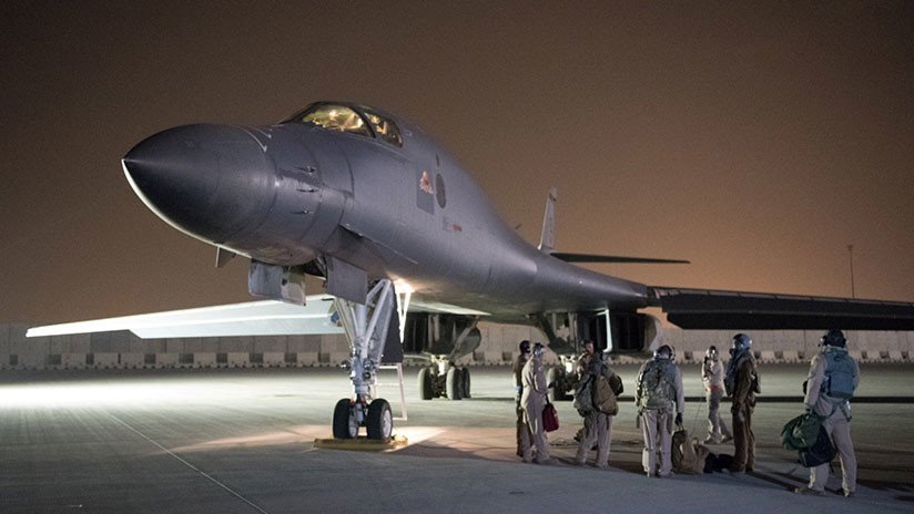 VIDEO: Un bombardero B-1B Lancer despega con postcombustión y maniobra en espiral