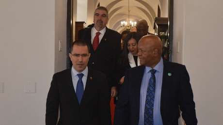 Venezuela y Sudáfrica buscan estrechar cooperación en materia energética y económica