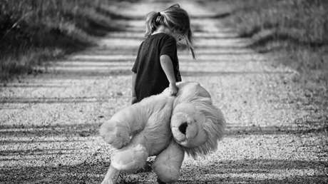 "Sentí celos de ella": Un chileno abusa sexualmente y mata a su hijastra de 3 años