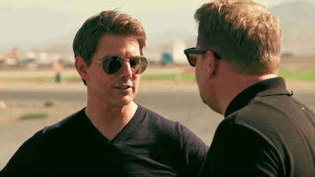 "¡Oh Dios!": Tom Cruise desafía a un presentador a saltar en caída libre desde 4.500 metros (VIDEO)