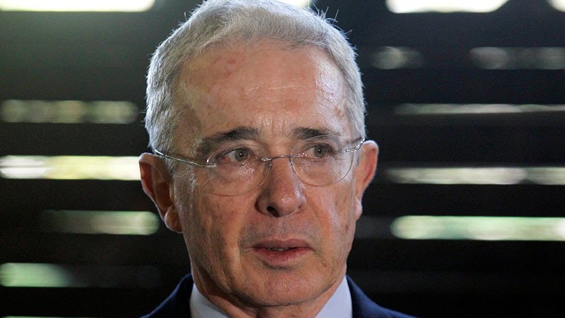 Álvaro Uribe pide que no se considere su carta de renuncia