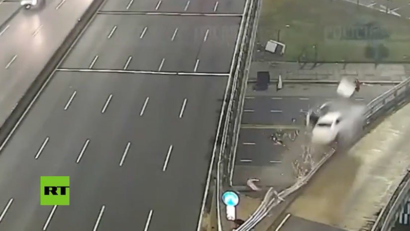 VIDEO: Un auto sale 'volando' a 170 km/h en una autopista en Argentina