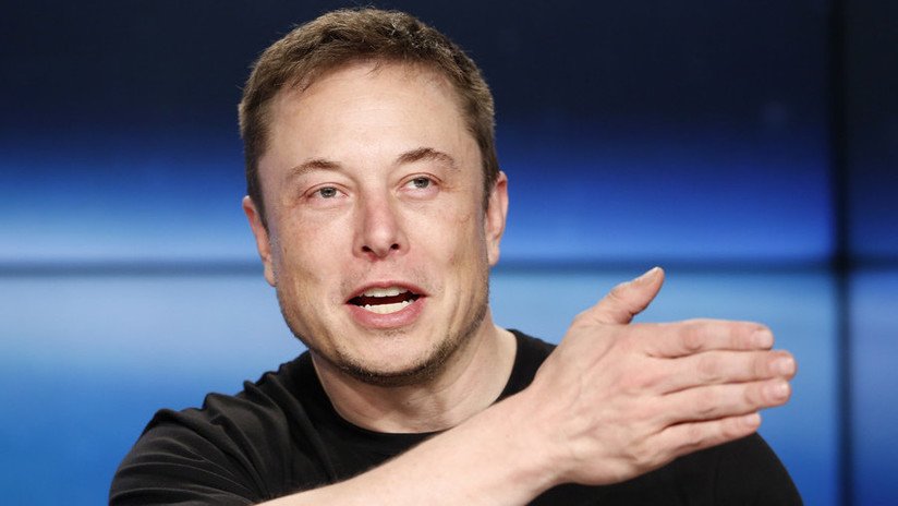Musk publica un video en el que 'Hitler se entera' de que acciones de Tesla suben y estalla de rabia