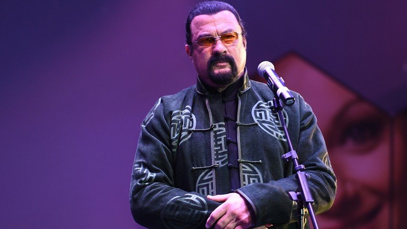 Seagal expresa su actitud "seria" hacia el puesto de representante humanitario entre Rusia y EE.UU.