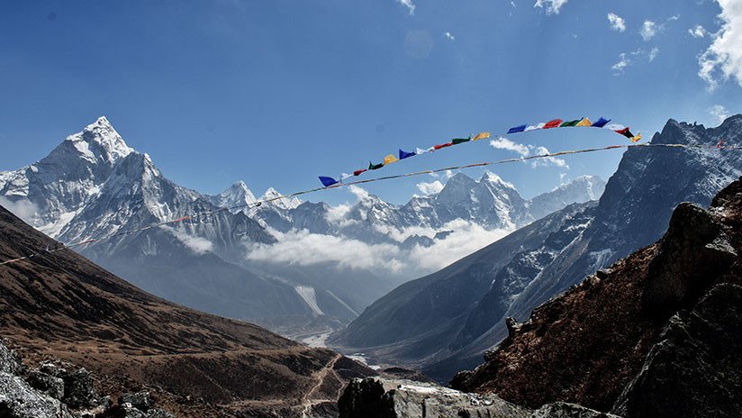 Excrementos humanos en el Everest: Así propone un ingeniero limpiar y aprovechar toneladas de heces