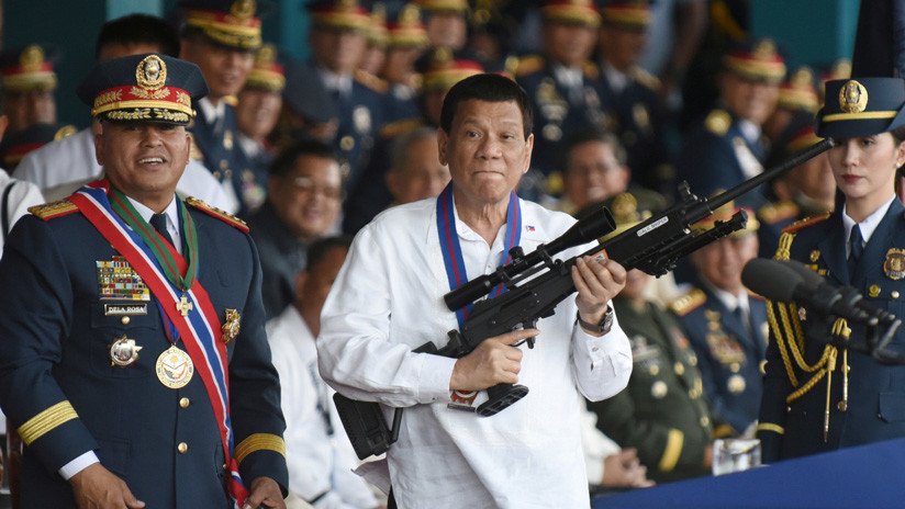 Duterte a los policías corruptos de Filipinas: '¡Hijos de p**a, realmente les mataré!' (VIDEO)