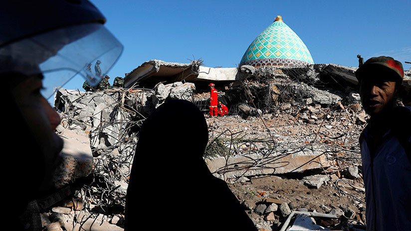 El número de víctimas del terremoto en Indonesia se eleva a 347