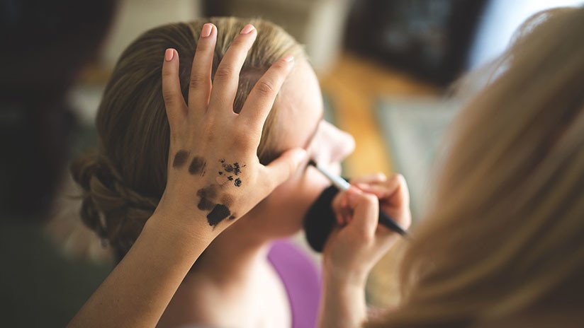 Se viraliza la foto policial de una joven y la Red le pide tutoriales de maquillaje (FOTO)