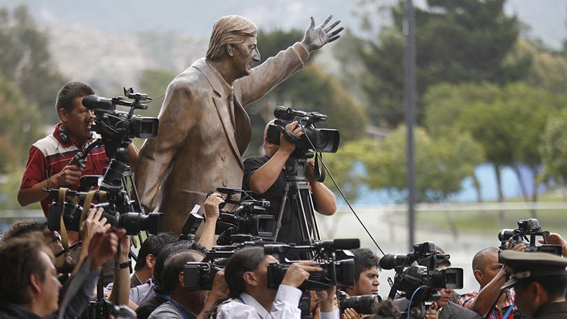 La Asamblea de Ecuador debatirá la retirada de la estatua de Néstor Kirchner de la sede de UNASUR