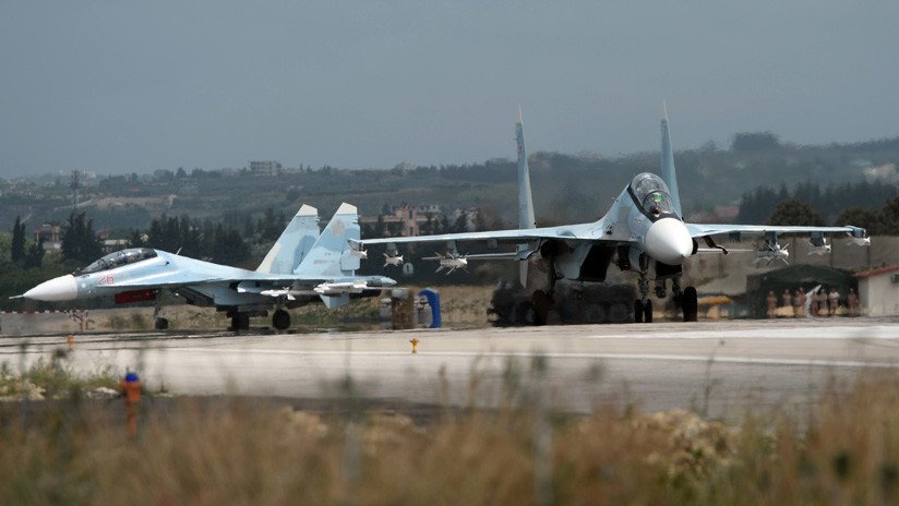 Militares rusos derriban un dron lanzado contra la base aérea de Jmeimim en Siria