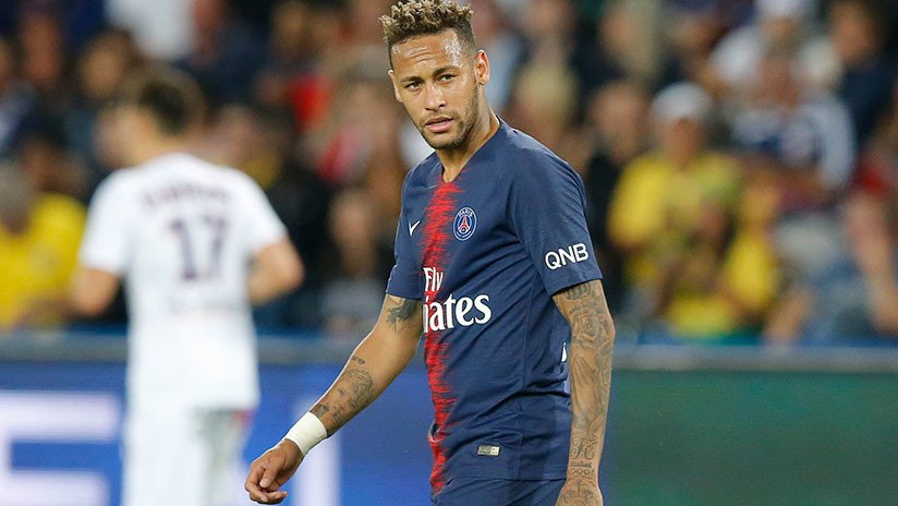 "¡Atención, es frágil!": La Red vuelve a trolear a Neymar tras una sesión de fotos con una modelo 