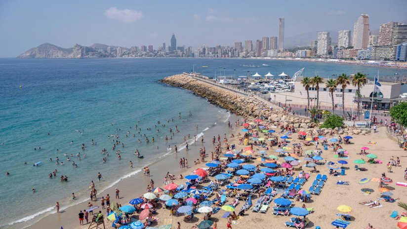 Turista británica pide una compensación porque su hotel en España estaba "lleno de españoles"