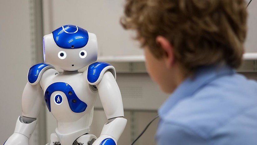 Experimento alarmante: Los niños confían más en robots que en sus amigos