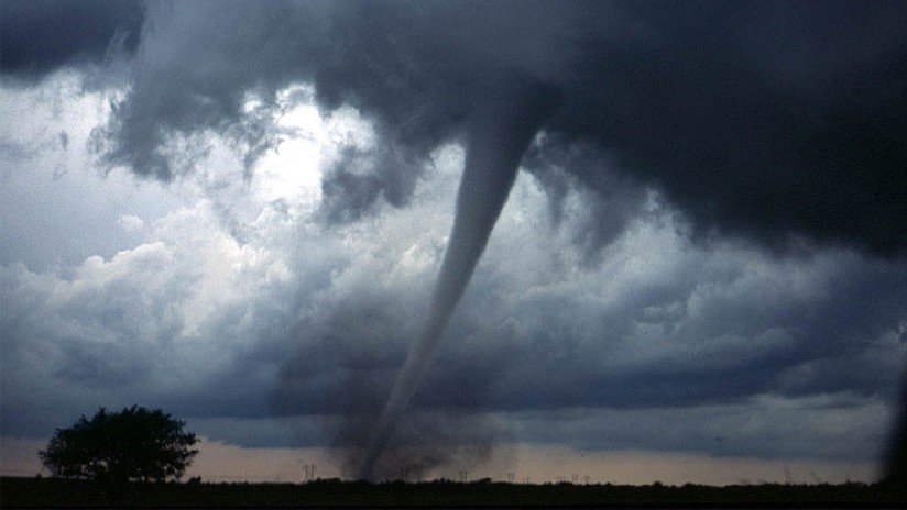 VIDEOS: Un inusual tornado es avistado en el noroeste de México 