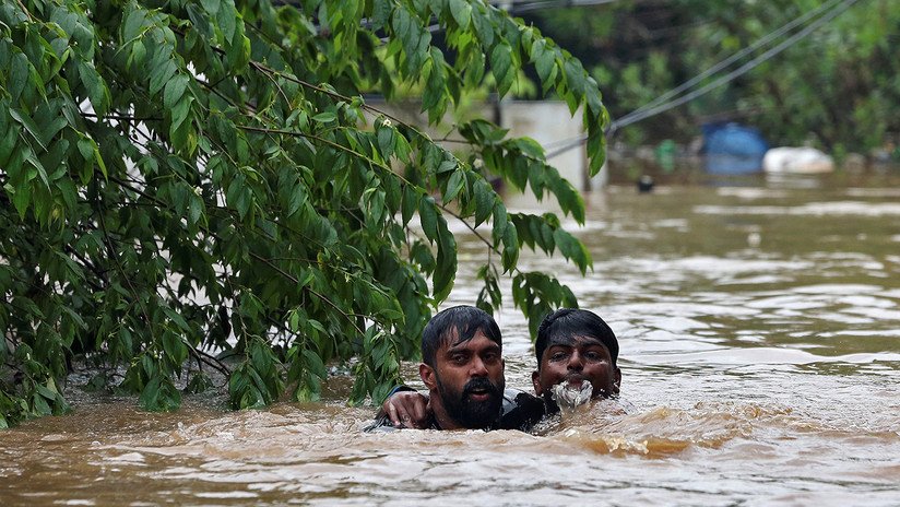 Las devastadores inundaciones que se están cobrando cientos de vidas en la India