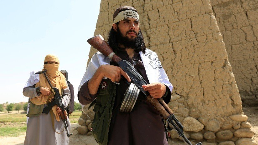 Afganistán: Talibanes toman a más de 100 rehenes en medio del alto al fuego acordado