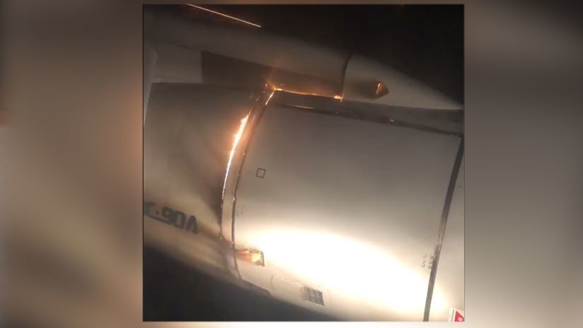 VIDEO: Se incendia en pleno vuelo un motor de un Tu-204 y lo filman los pasajeros 