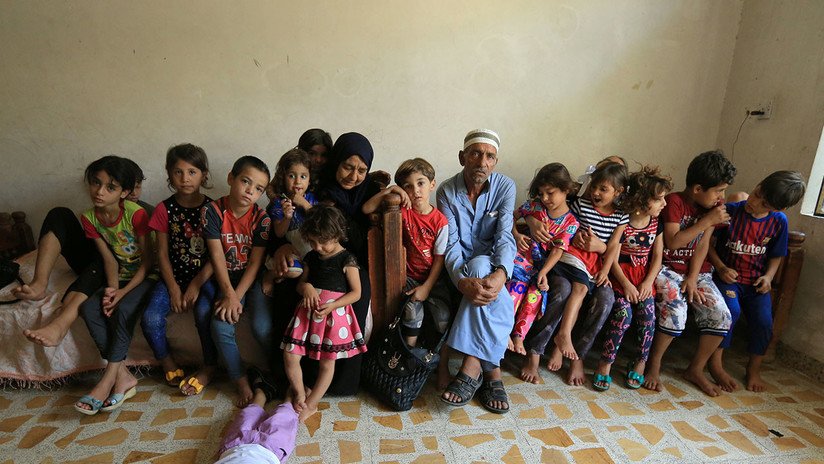 Una mujer iraquí cuida de 22 nietos después de que los yihadistas mataran a cinco de sus hijos