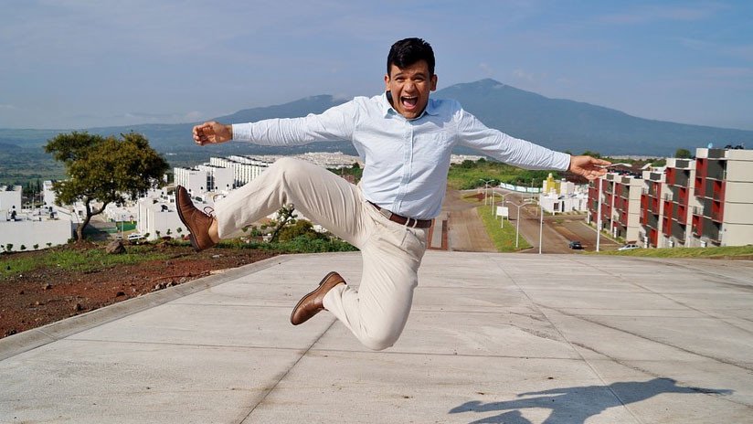 VIDEO: Un mexicano baila el reto viral de 'La Chona' y lo imprevisto se le atraviesa a dentelladas