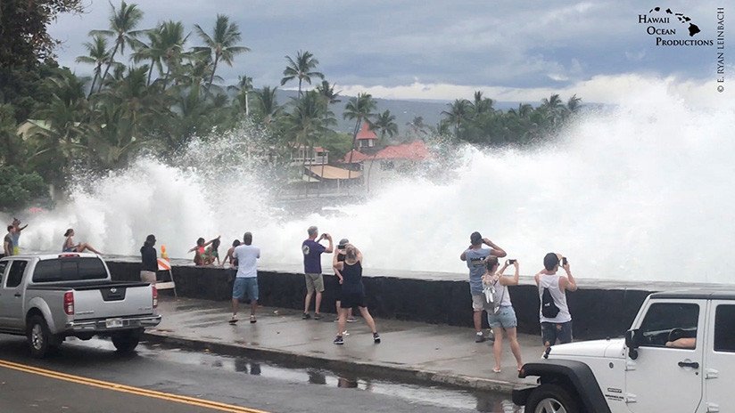 El huracán Lane provoca inundaciones y deslizamientos de tierra en Hawái (EN VIVO)