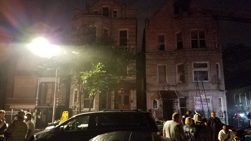EE.UU.: Ocho muertos, entre ellos seis niños, en el incendio en un edificio de viviendas en Chicago