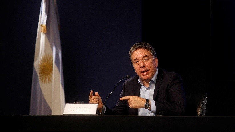 Argentina pide al FMI que libere 3.000 millones de dólares del préstamo aprobado en junio