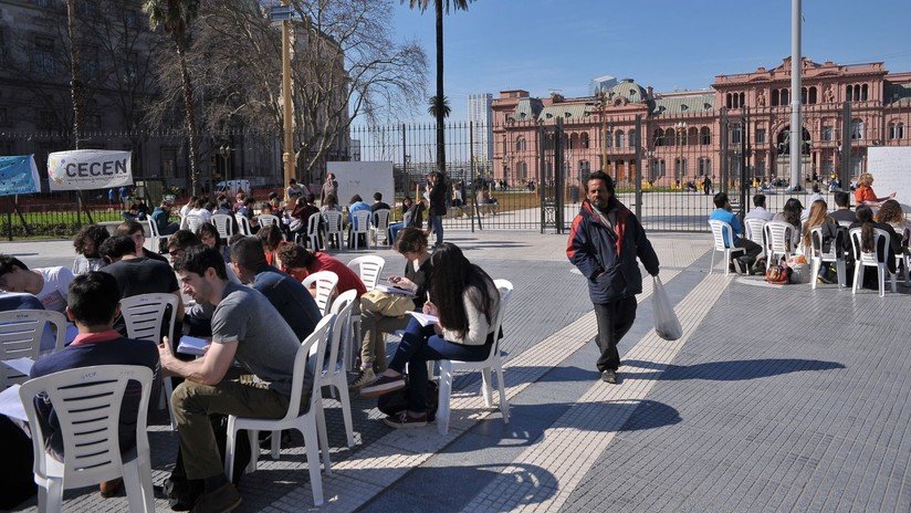 Protesta docente en Argentina: "El Gobierno está haciendo un ajuste feroz en las universidades"
