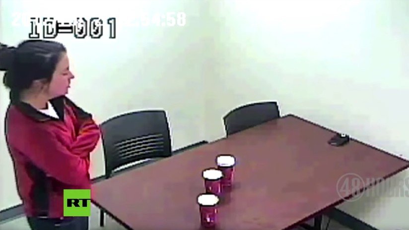 "¡Sí, lo hice yo!": Mata a tiros a su novio y canta y baila en la sala de interrogatorios (VIDEO)
