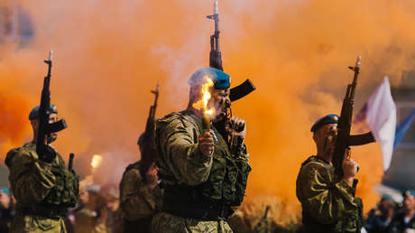 Celebración del 88 aniversario de las Fuerzas Aerotransportadas de Rusia, en espectaculares imágenes