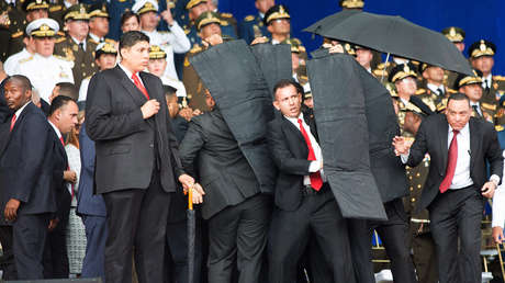 VIDEO: Momento exacto de rápida reacción de guardia presidencial para proteger a Maduro con escudos