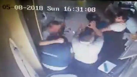Ecuador: Residentes de una urbanización agreden a guardias que no quisieron violar normas (VIDEO)