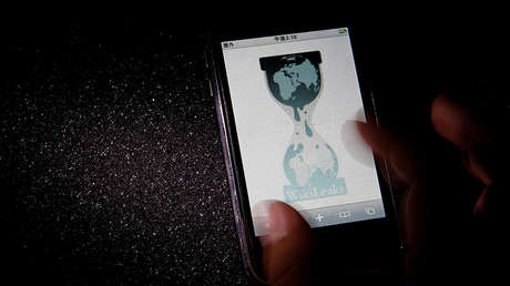 El Comité Nacional Demócrata notifica a WikiLeaks vía Twitter sobre una demanda en su contra