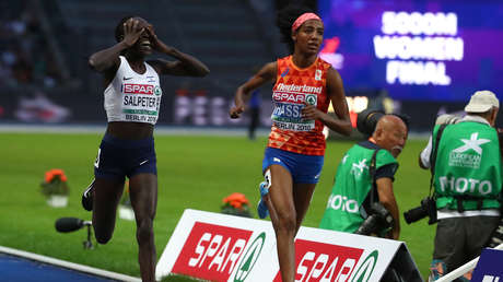 Mal cálculo: Deja escapar la medalla por un increíble error en una final de atletismo (VIDEO)