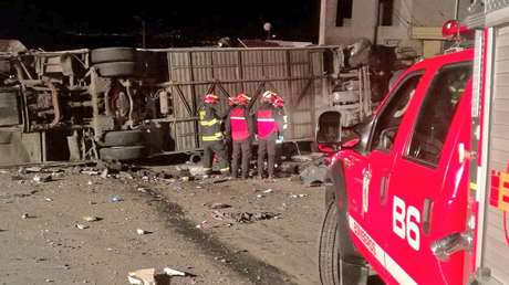 FOTOS: 24 muertos y 14 heridos en un accidente vial en Ecuador