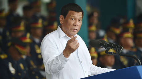 Duterte: "Si hay Dios, no hay pobreza"