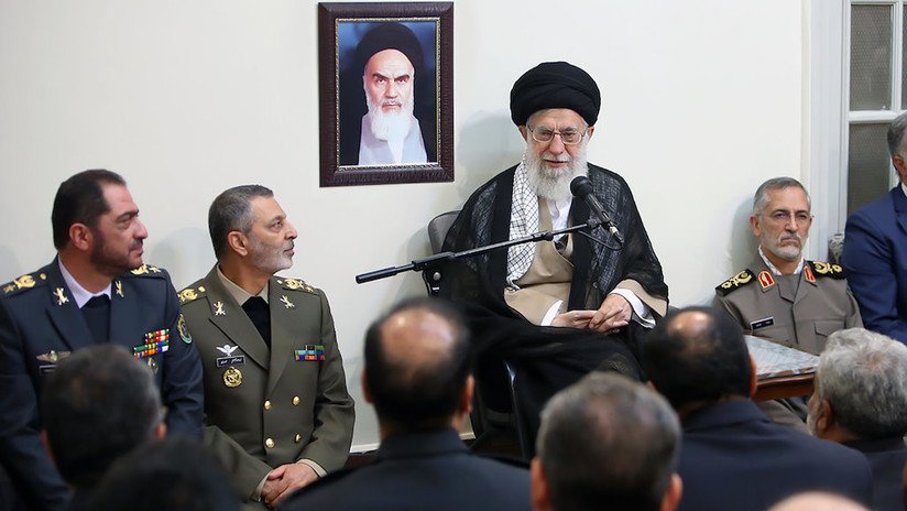 El líder supremo de Irán descarta la guerra pero insta a "aumentar las capacidades del Ejército"