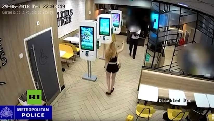 VIDEO: Una chica escupe a la cara a un empleado de McDonald's por pedirle que salga del local