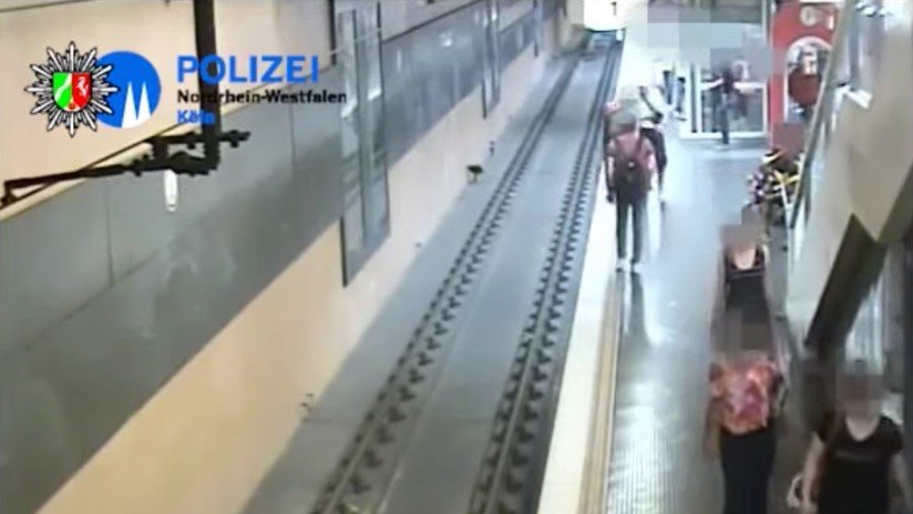 VIDEO: Un hombre arroja a un desconocido a las vías del metro tras discutir con su pareja