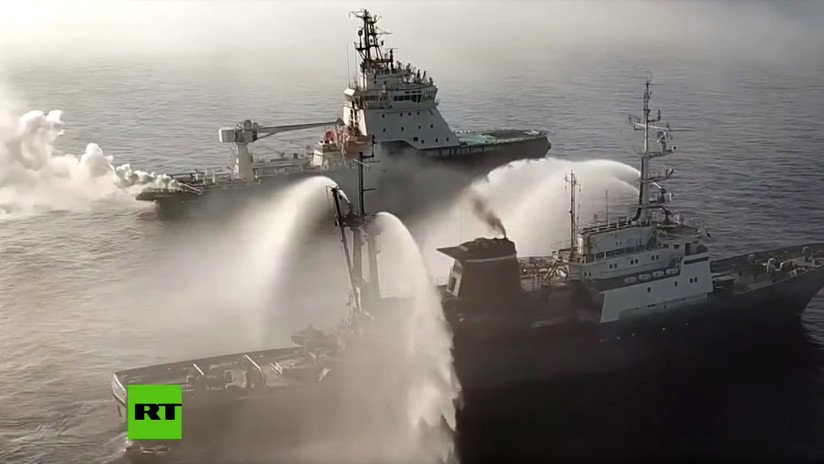 VIDEO: La Flota del Norte rusa rescata un barco 'en llamas' en ejercicios a gran escala Vostok-2018