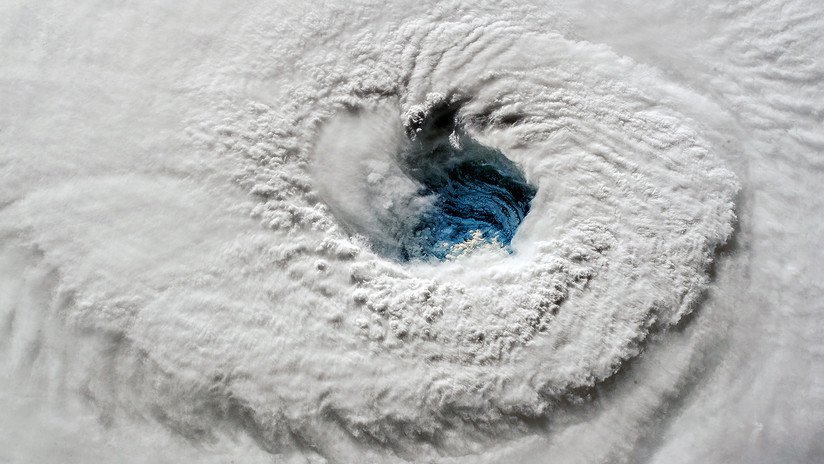 El huracán Florence toca tierra en Carolina del Norte con vientos de 150 kilómetros por hora