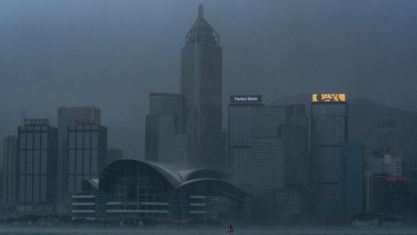 VIDEOS: Alerta máxima en Hong Kong ante la llegada del supertifón Mangkhut