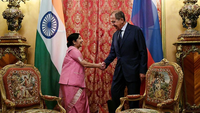 La India prosigue con la compra de armas rusas a pesar de las sanciones estadounidenses