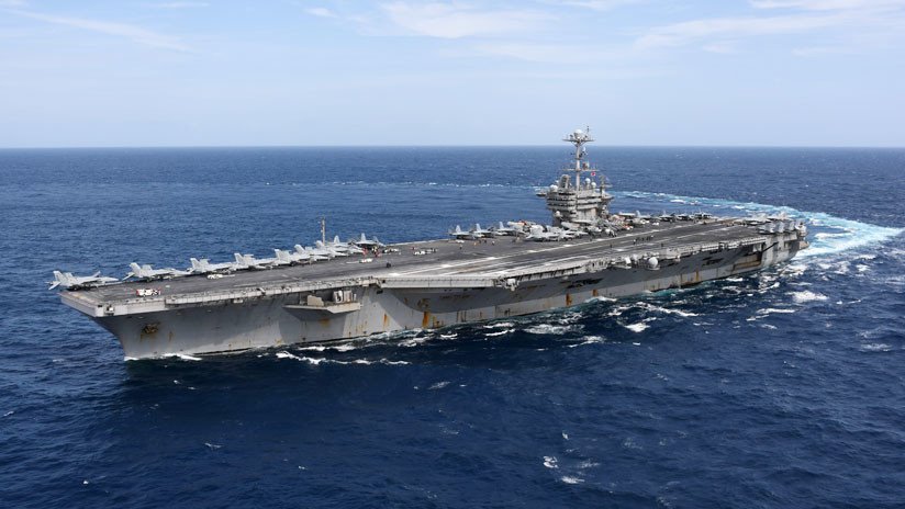 Portaviones USS Harry S. Truman navega con su grupo de ataque en dirección a Europa