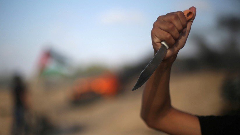 FOTOS: Un hombre pasó cuatro días con una cuchilla de 10 centímetros enterrada en la cara
