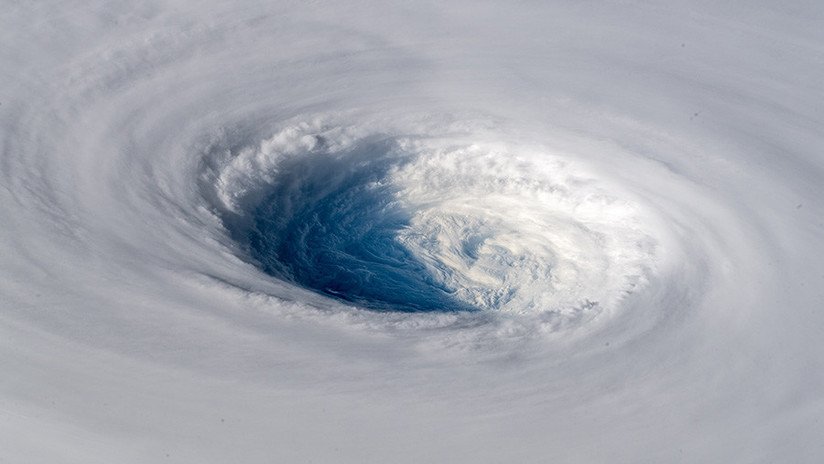 "Como si le sacaran un tapón gigante al planeta": El tifón Trami visto desde el espacio (FOTOS)