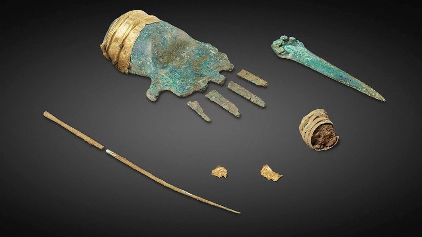 FOTOS: Hallan una mano de 'ciborg' de la Edad del Bronce