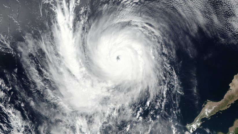 El huracán Rosa asciende a categoría 4 y amenaza México