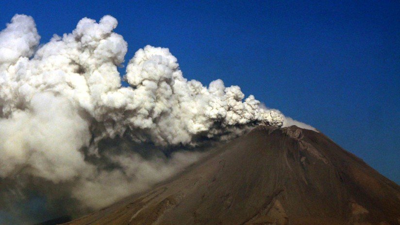 México: Registran dos sismos y emisión de cenizas del volcán Popocatépetl